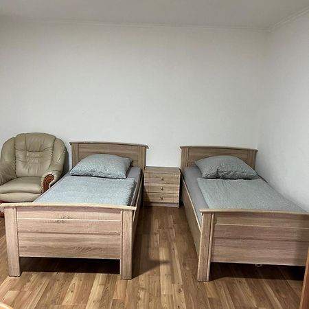 Messe Und Monteurzimmer Зенде Екстериор снимка