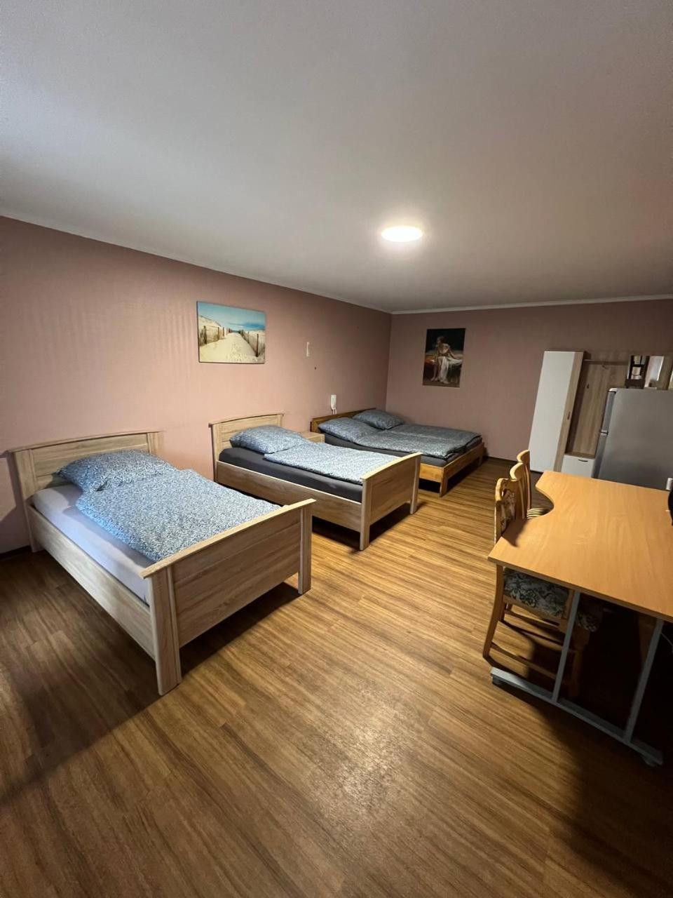 Messe Und Monteurzimmer Зенде Екстериор снимка