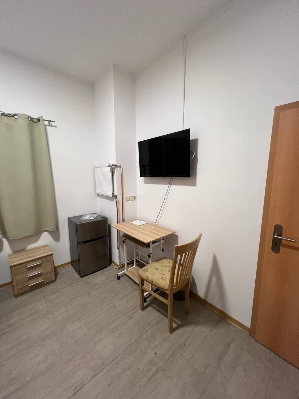 Messe Und Monteurzimmer Зенде Екстериор снимка