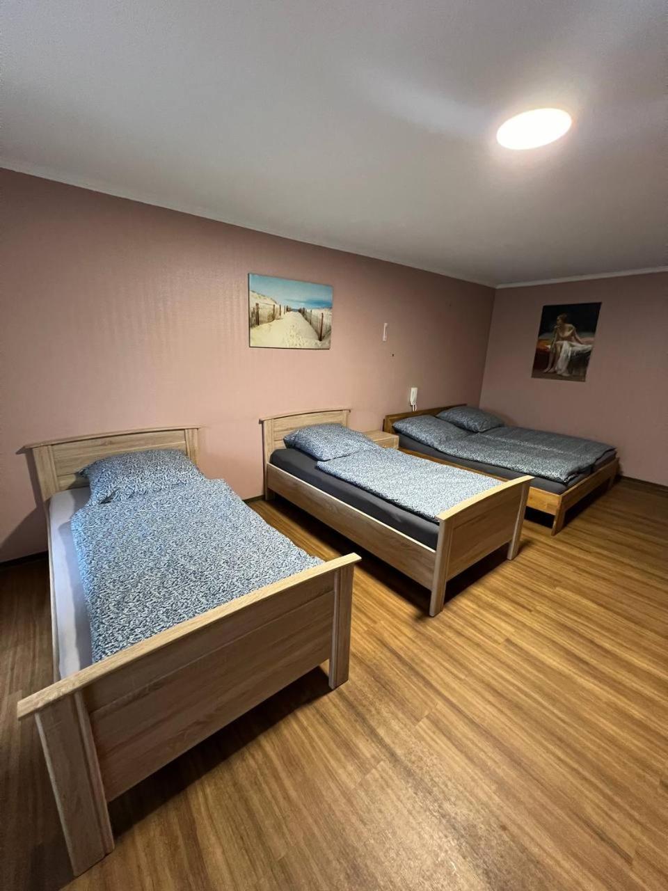 Messe Und Monteurzimmer Зенде Екстериор снимка